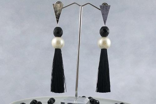 Pendientes Largos: El Complemento Perfecto para las Fiestas